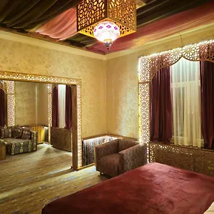 Otel Qiz Galasi
