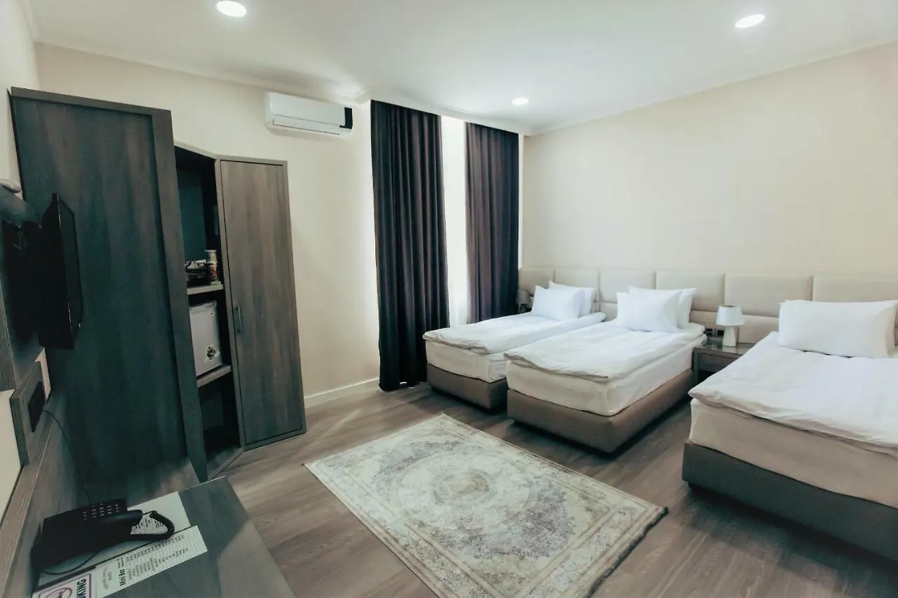 The Empire Hotel Baku 4*,  Azerbeijão