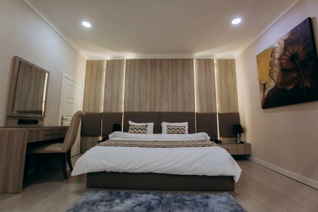 The Empire Hotel Baku 4*,